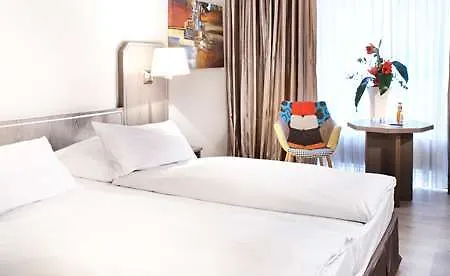 By Tulip Hotel