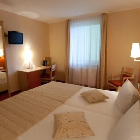 Petersburg Superior Hotel 3*