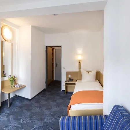 Hansa Hotel 3*