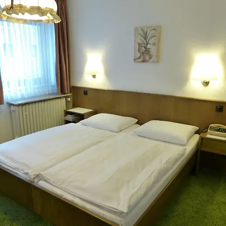 Wurms Szálloda 3*