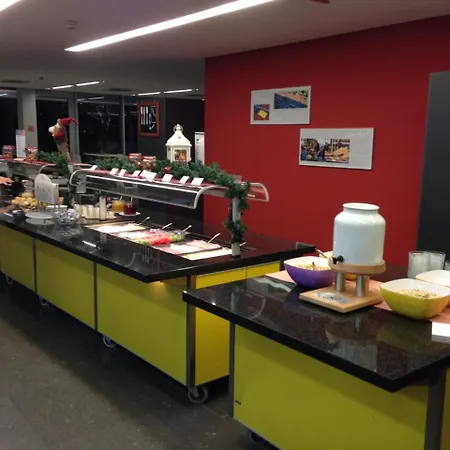 Jugendherberge Düsseldorf Hostel *
