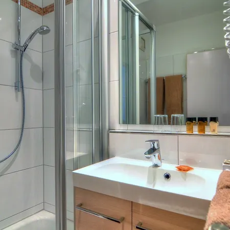Astra Hotel 3*