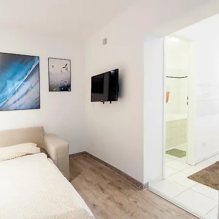 Centrum Suites Апартаменты *