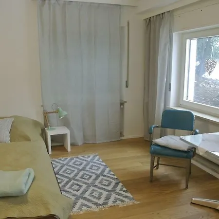 Ruhiges Mit Bad In 70er Jahre * Düsseldorf