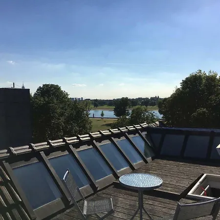 Luxury Rooftop Loft With River View 10min To City * 杜塞尔多夫