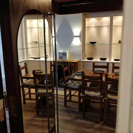 Apartament Avi Burgplatz *