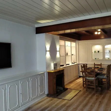 Apartament Avi Burgplatz *