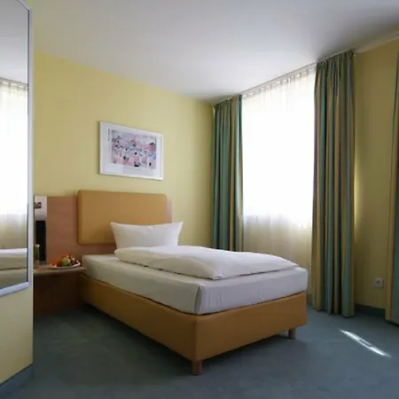 Hotel Tribe 4*